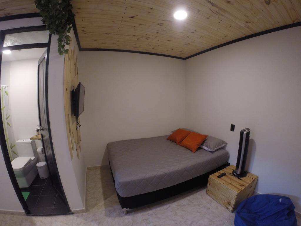 Blackpine Hostel Меделин Екстериор снимка
