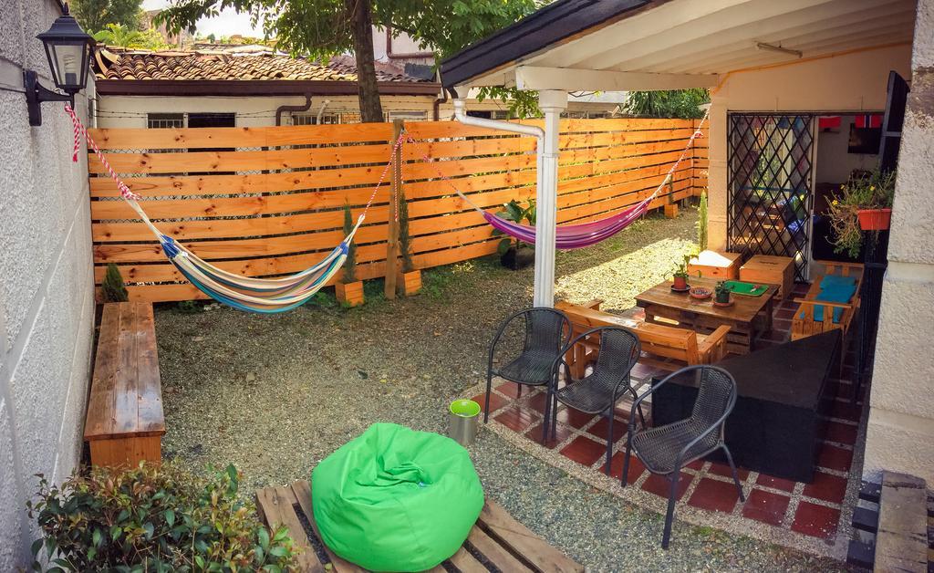 Blackpine Hostel Меделин Екстериор снимка