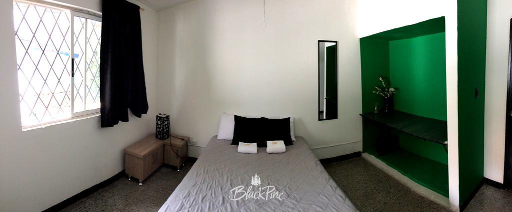 Blackpine Hostel Меделин Екстериор снимка