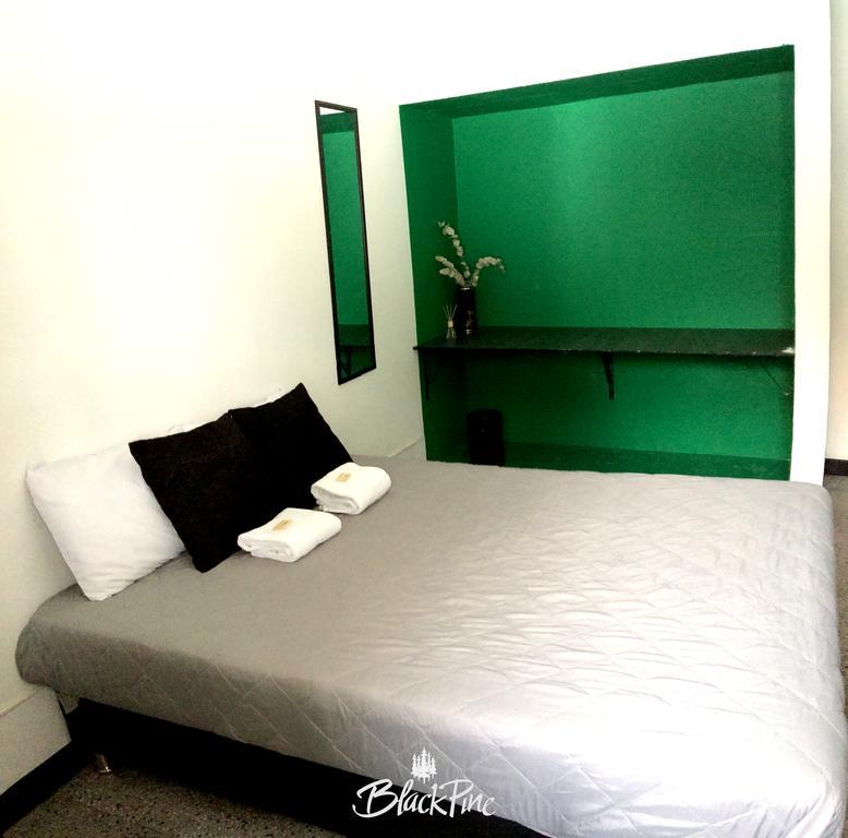 Blackpine Hostel Меделин Екстериор снимка